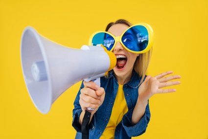Witze März 2025 / Kyryk Ivan/Shutterstock.com